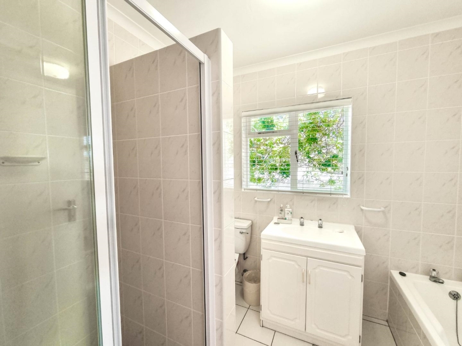 4 Bedroom Property for Sale in Sandbaai Western Cape